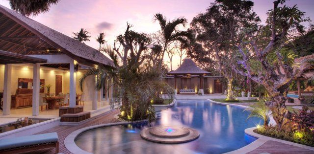 Villa Lataliana, Pool at Night