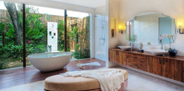 Villa Lataliana, Master Bathroom