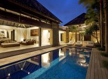 Villa Hana, Villa at Night