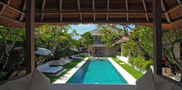 Villa Nalina, Bale Near Pool