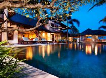 Villa Coraffan, Pool at Night