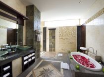 Villa LeGa, Guest Bathroom