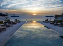 Villa Anugrah, Pool at sunset