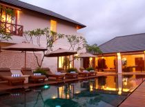 Villa Kipi, Pool at Night