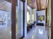 Villa Batujimbar, Longhouse bedroom one ensuite bathroom