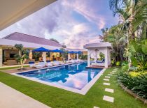 Villa Freedom, Piscina y Jardín