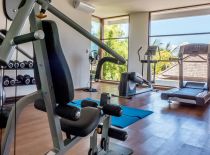 Villa Freedom, Gimnasio